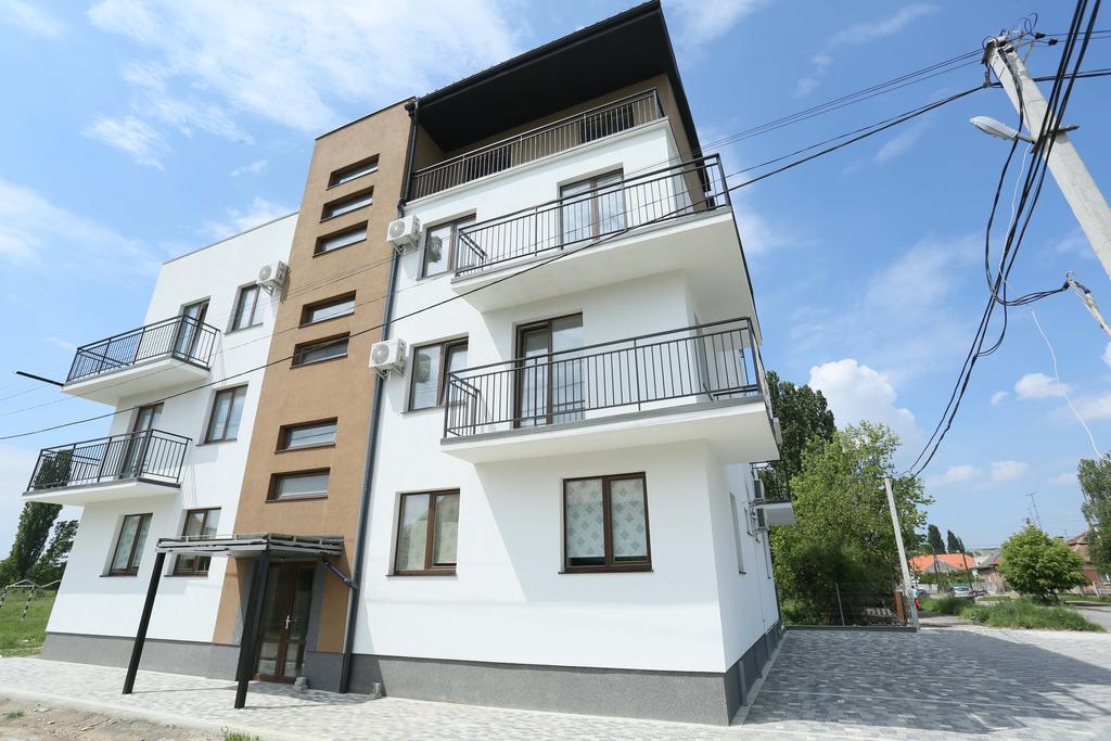 Apartments On Leva St. ベレホヴェ エクステリア 写真